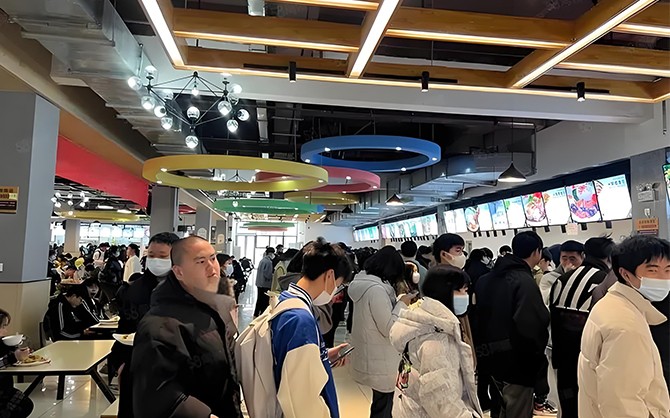 南安高校食堂就餐現(xiàn)場圖片